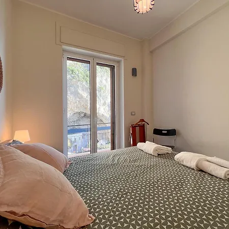 Apartment Panoramico A Due Passi Dal Mare Amalfi