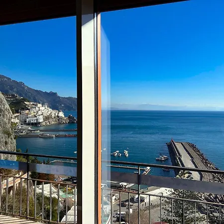 Lägenhet Panoramico A Due Passi Dal Mare Amalfi